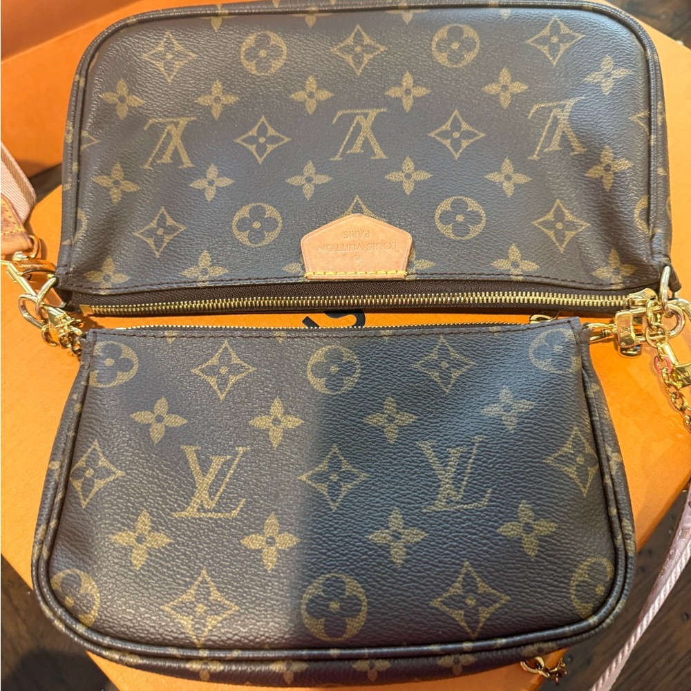 Louis Vuitton Multi Pochette Accessoires Crossbody - Picture 4 of 16